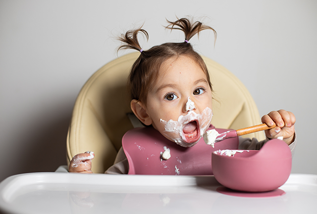 Child self-feeding 